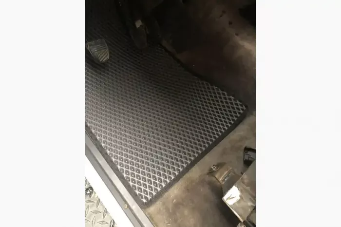 Килимки EVA (чорні) Toyota Land Cruiser 70