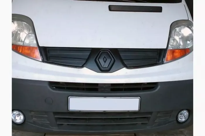 Зимова верхня накладка на решітку Renault Trafic 2001-2015 рр.