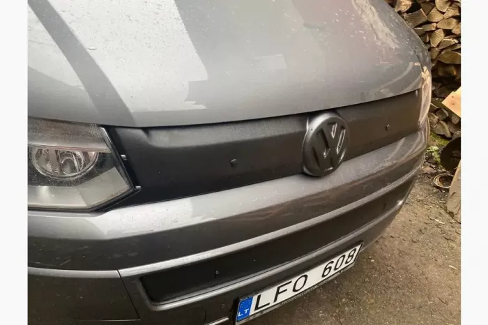 Зимова накладка на верхню решітку Volkswagen T5 рестайлінг 2010-2015 років.