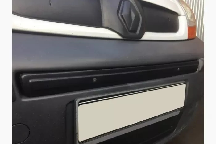 Зимова середня накладка на решітку (зверху номера) Renault Trafic 2001-2015 рр.