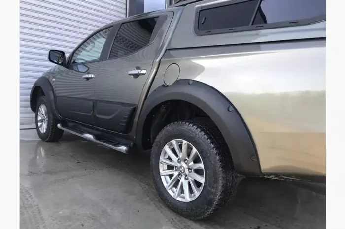 Розширювачі колісних арок (стандарт) Mitsubishi L200 2015↗ мм.