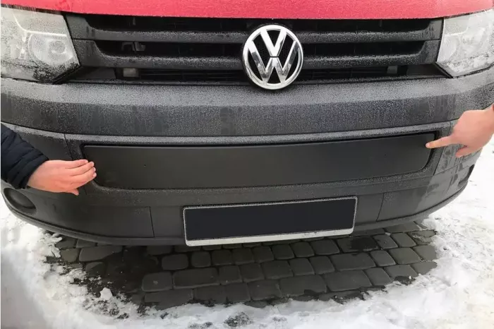 Зимова накладка на нижню решітку Volkswagen T5 рестайлінг 2010-2015 років.