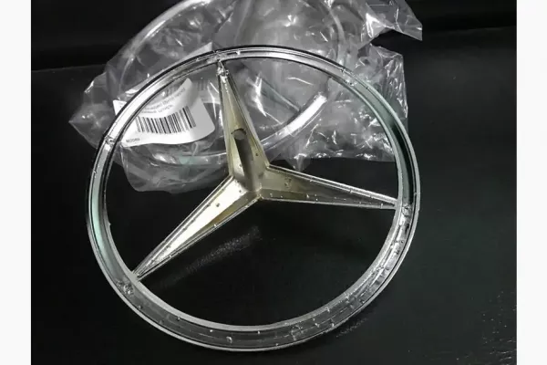 Передня емблема (Туреччина, 16,5 см) Mercedes Vito W638 1996-2003 років.