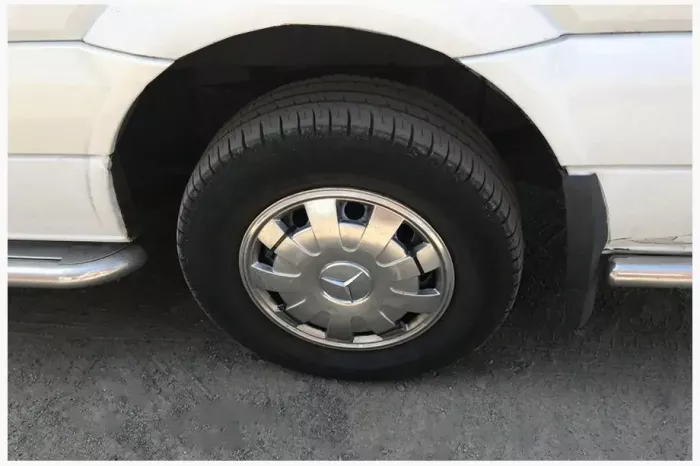 Ковпаки з нержавійки Пелюстки (1 ковзанці., 4 шт) Volkswagen Crafter 2006-2017рр.