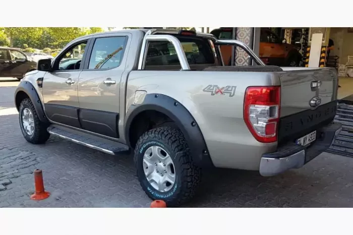 Розширювачі колісних арок (на болтах) Ford Ranger 2011↗ мм.