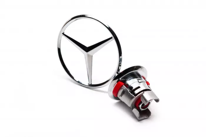 Емблема приціл (з написом) Mercedes E-сlass W211 2002-2009 рр.